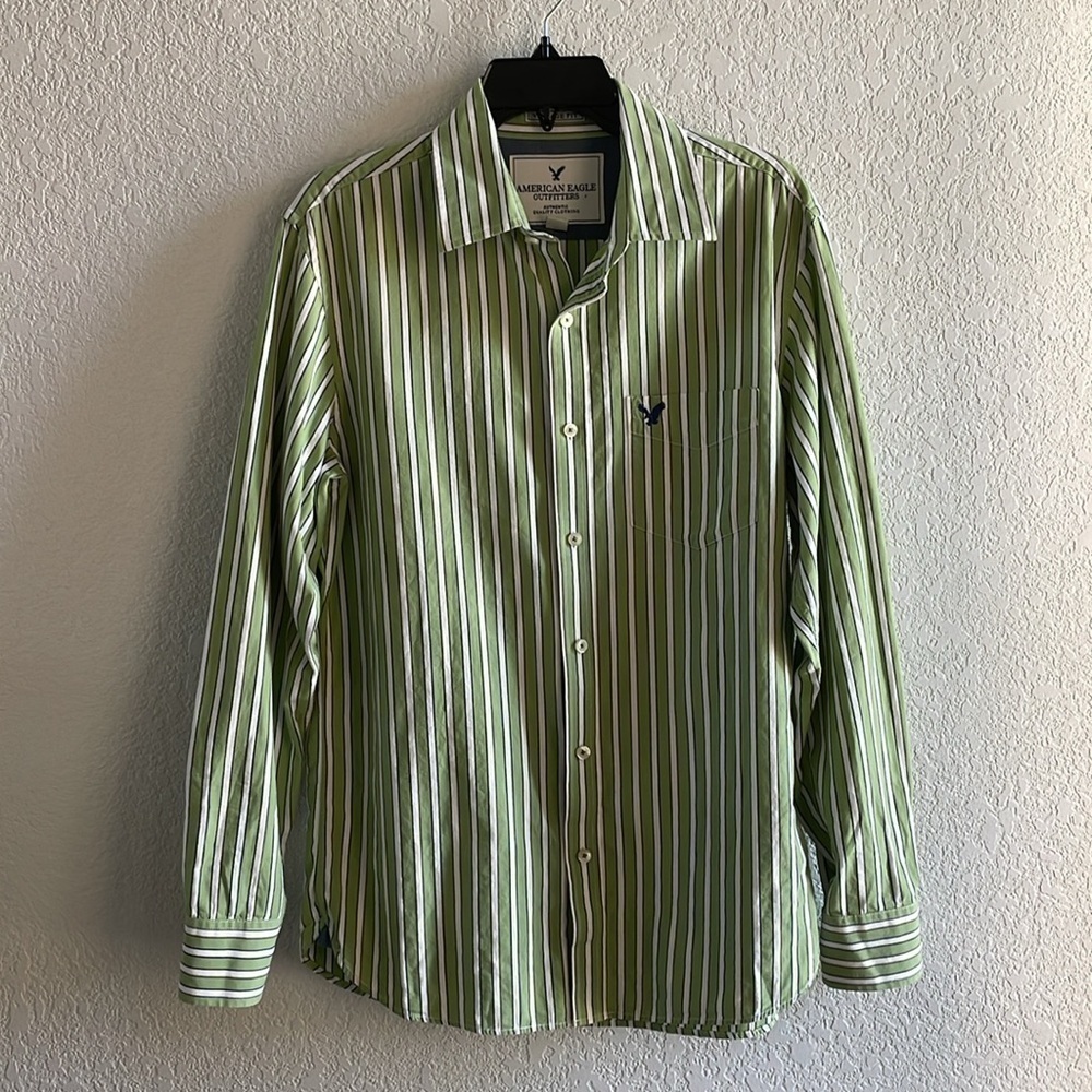 American Eagle Vintage Fit Men’s Button Down Green Stripe Shirt Size Medium